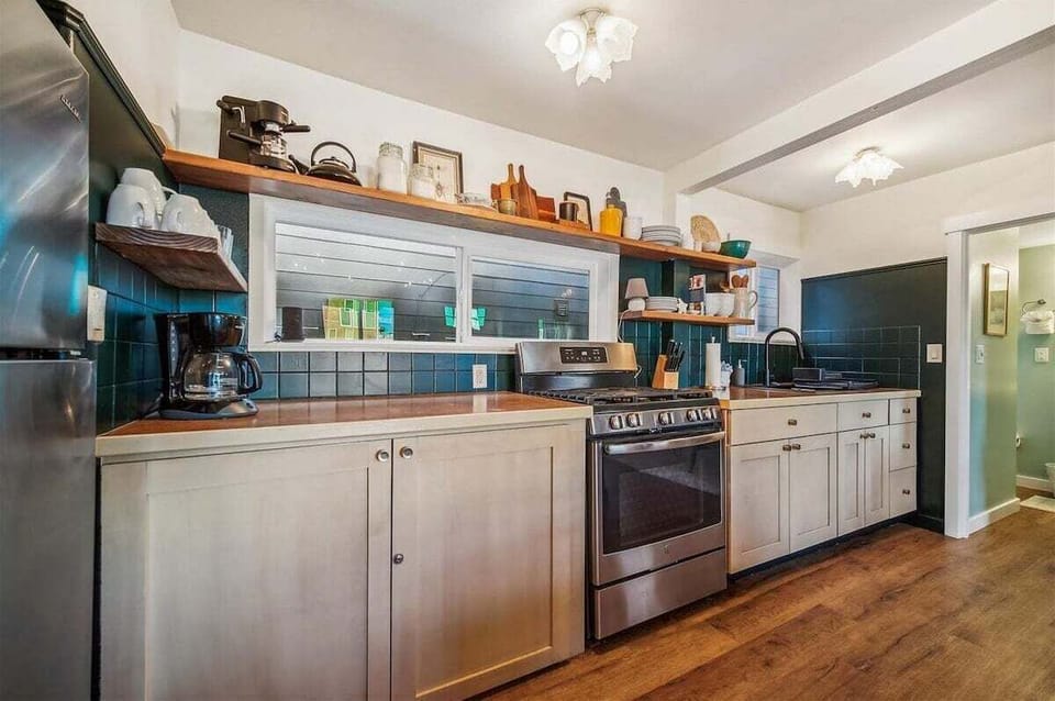 Kitchen at Left Coast Hideaway