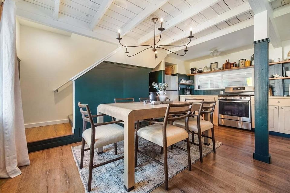 Dining Area at Left Coast Hideaway