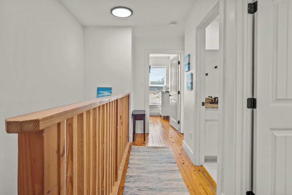 Bright and spacious upstairs hallway