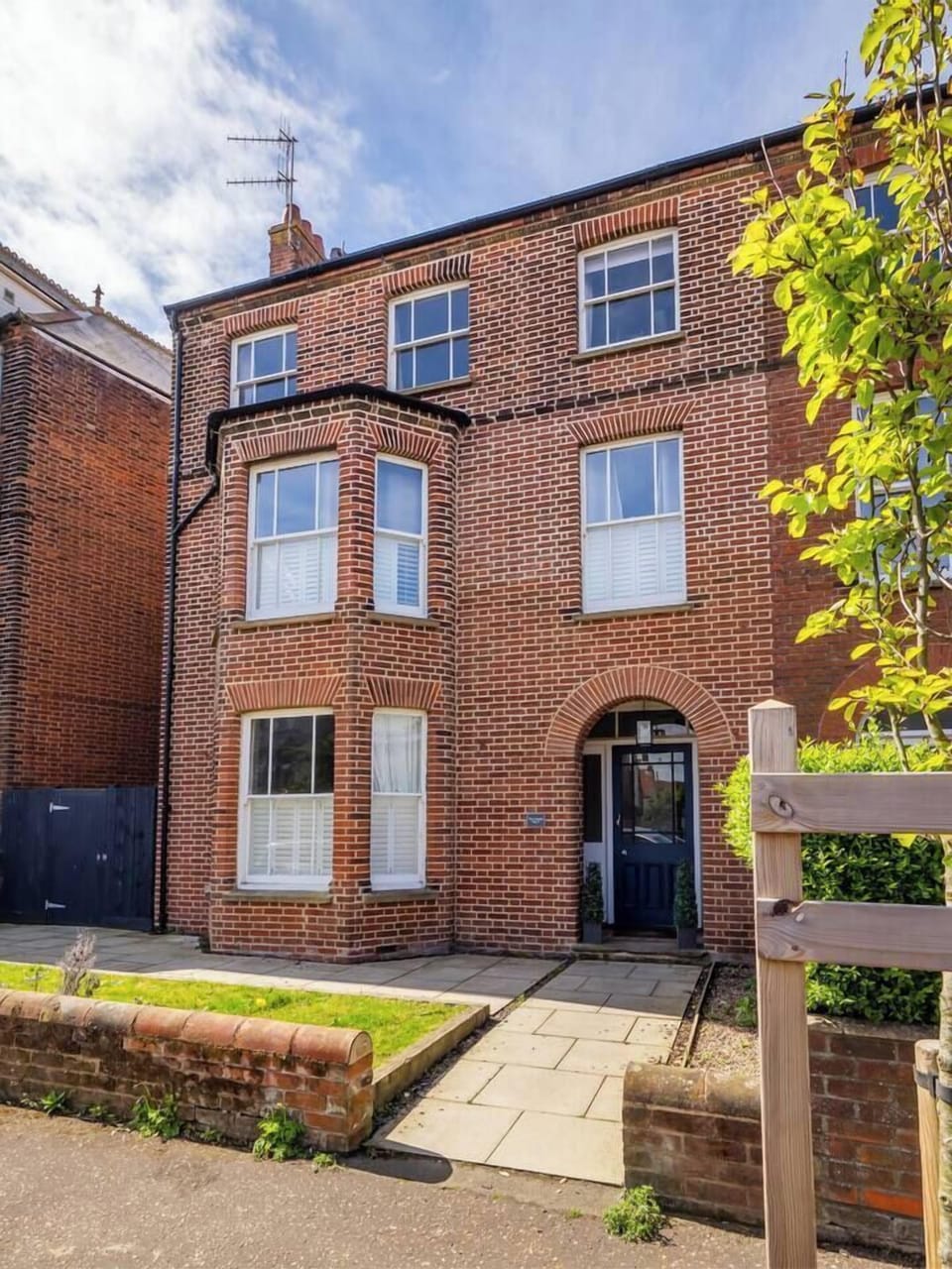 6c6b7d7d-c56a-4252-995b-f42b6f43f284