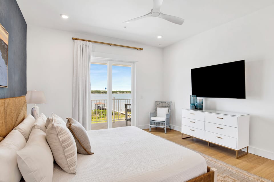 Bedroom 6 offers a TV and private balcony