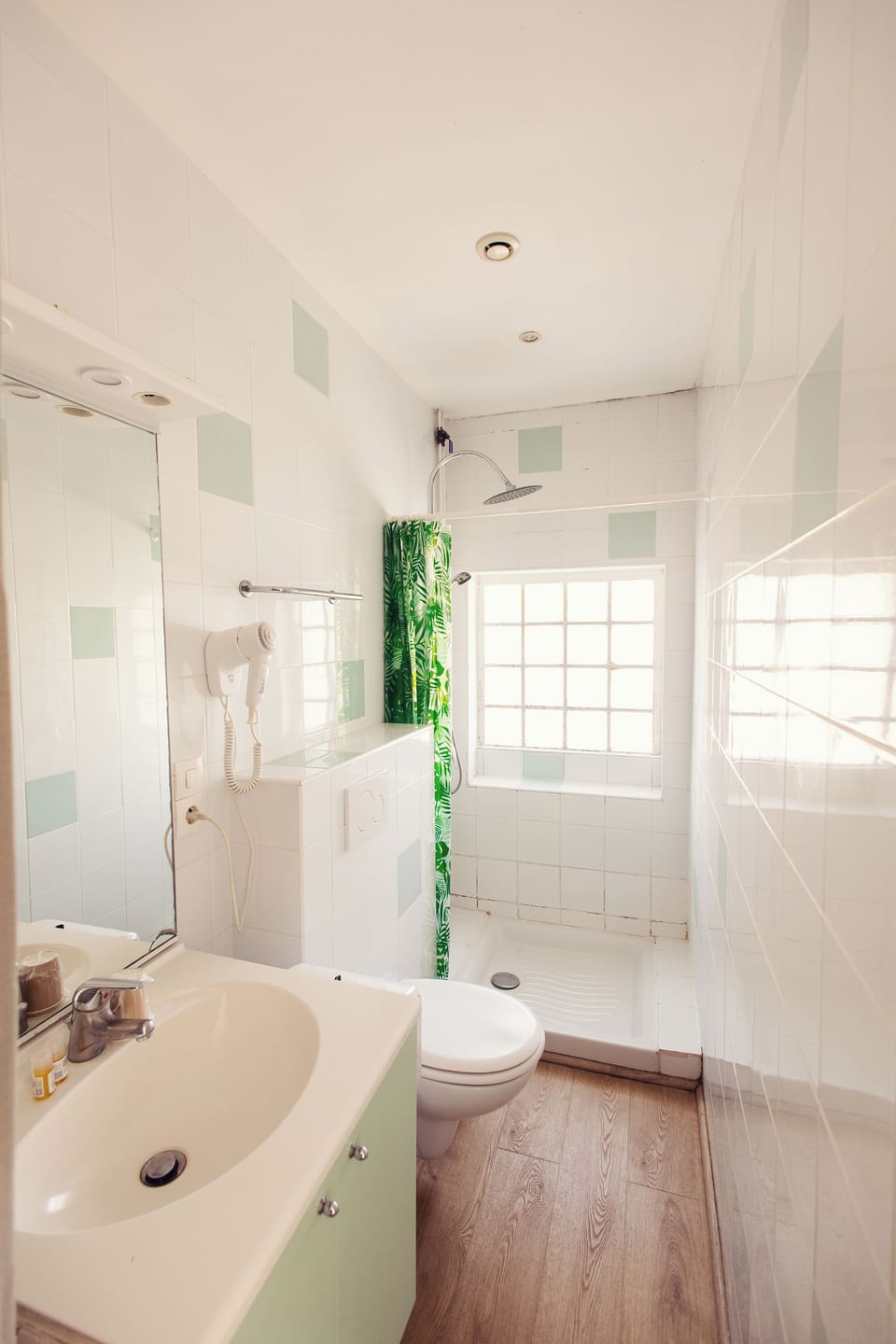 Double Room, Balcony, Sea View | Bathroom | Shower, free toiletries, hair dryer, towels