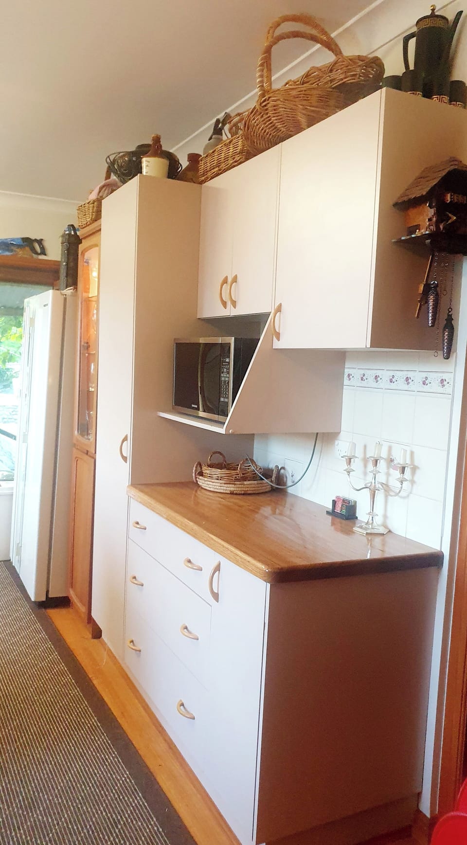 Well equipped kitchen. 