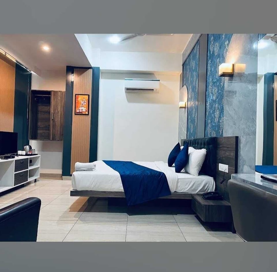 Basic Room | Desk, laptop workspace, free WiFi
