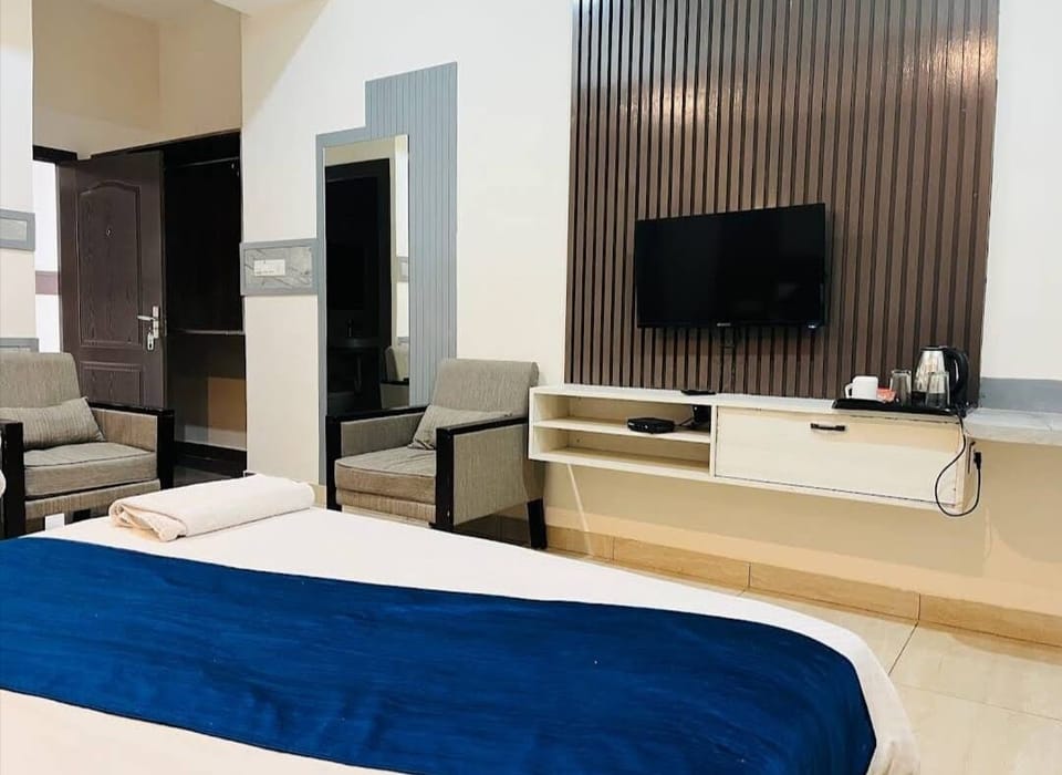 Basic Room | Desk, laptop workspace, free WiFi