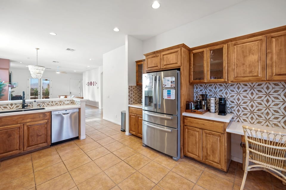 [Kitchen] spacious, fully stocked, fully equipped