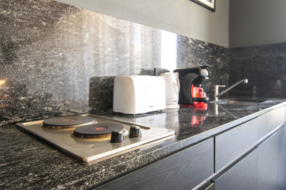 Microwave, oven, stovetop, coffee/tea maker