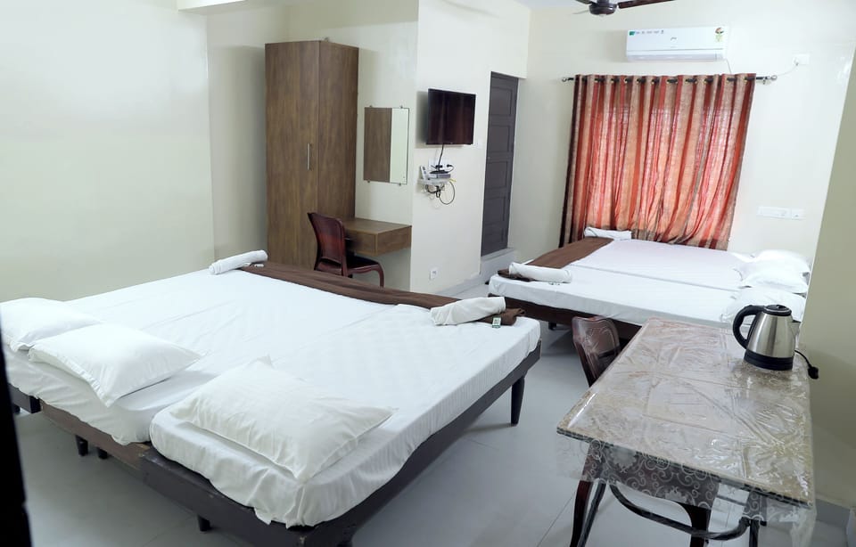 Classic Quadruple Room | Free WiFi