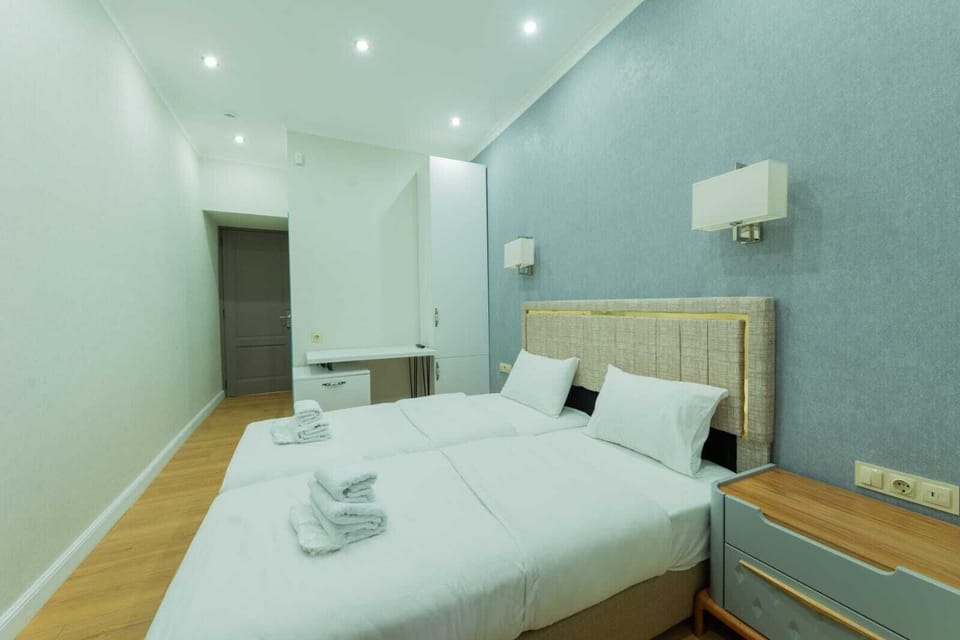 Double or Twin Room | Living area | TV, computer monitors, printers