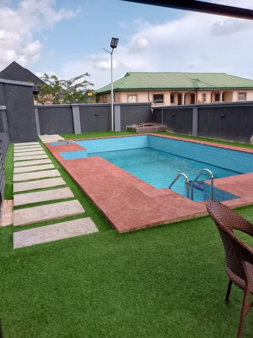 4 outdoor pools