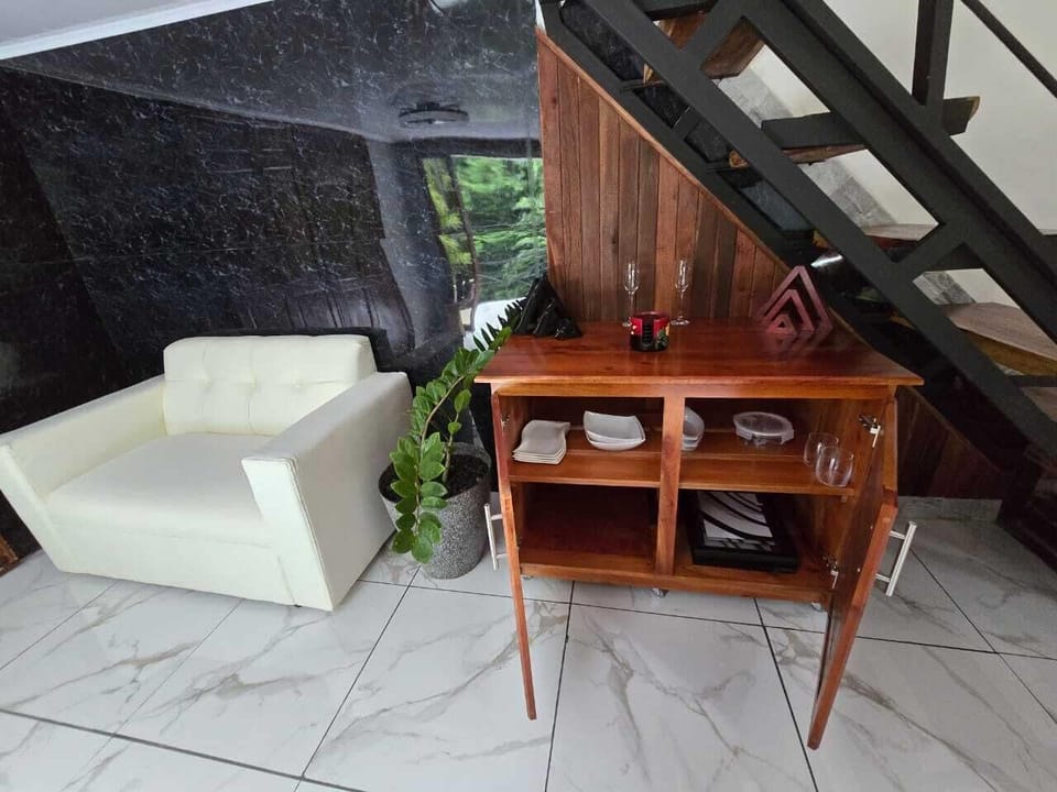 Room, Balcony, Mountain View | Living area