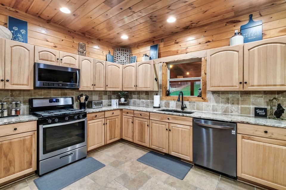 Fully equipped kitchen 