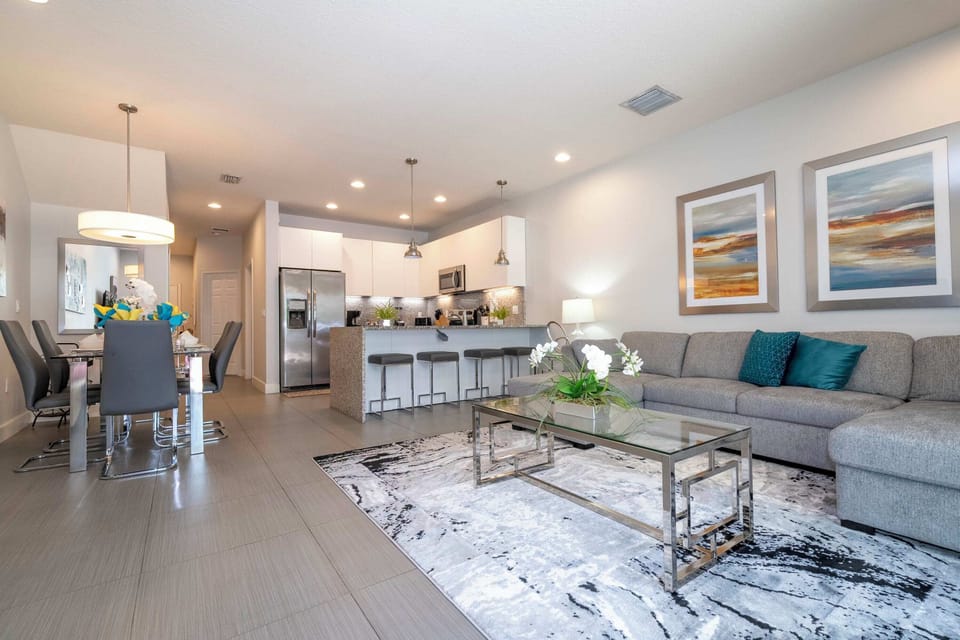 Comfort Townhome | Living area