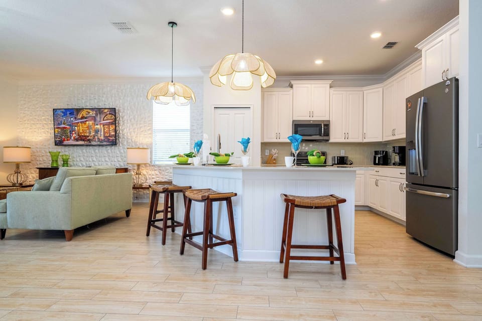 Superior Townhome | Private kitchen