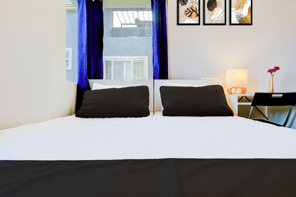 Double or Twin Room | Blackout drapes, soundproofing, iron/ironing board, free WiFi