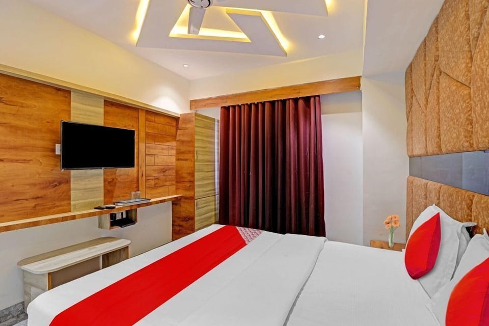 Deluxe Double Room | Free wired internet