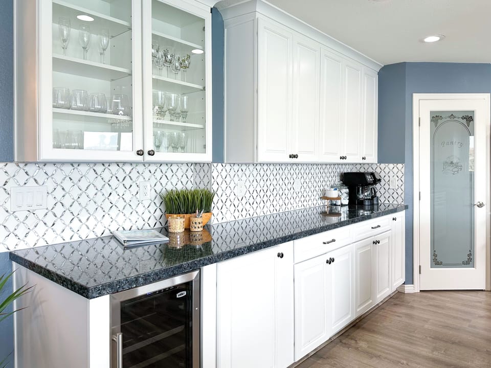 Wine bar, coffee bar & walk-in pantry.