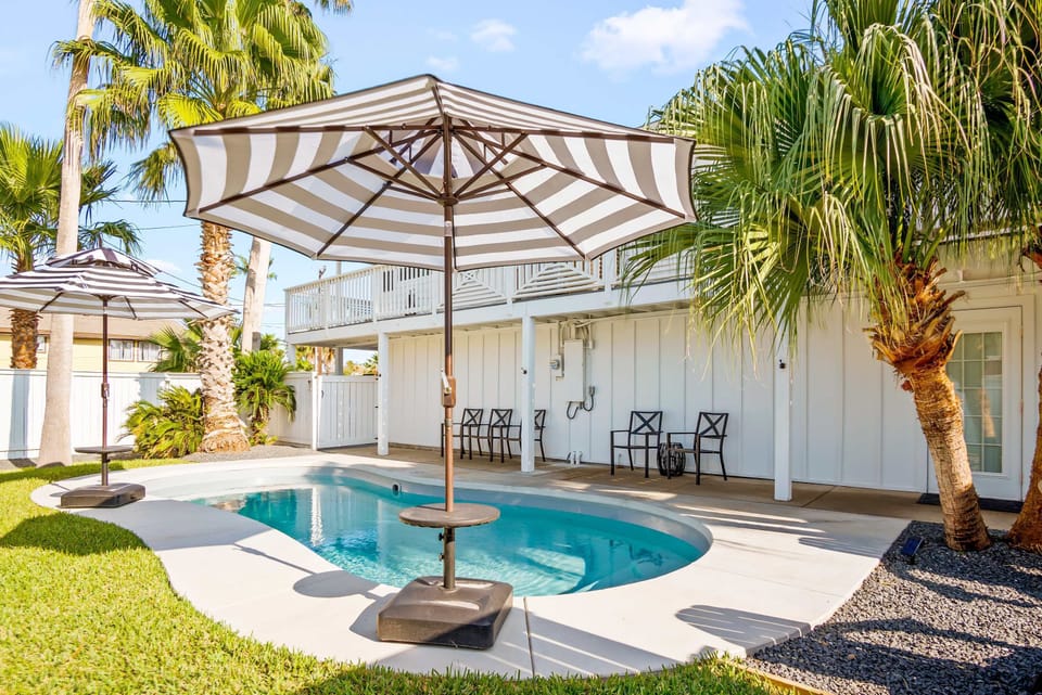 Make a splash in your very own sparkling pool!