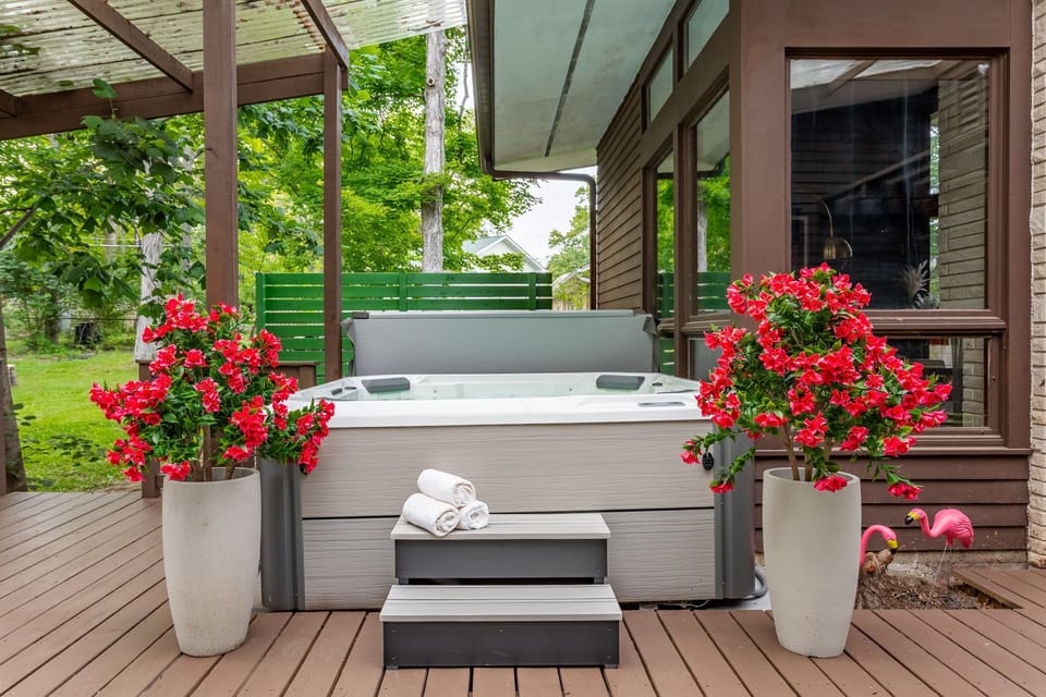 Soak, sip & stargaze—your private hot tub awaits.