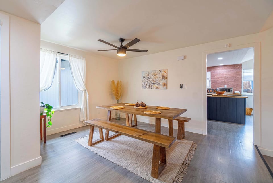 House, Multiple Beds, Patio, Garden View (Pinewood) | Dining