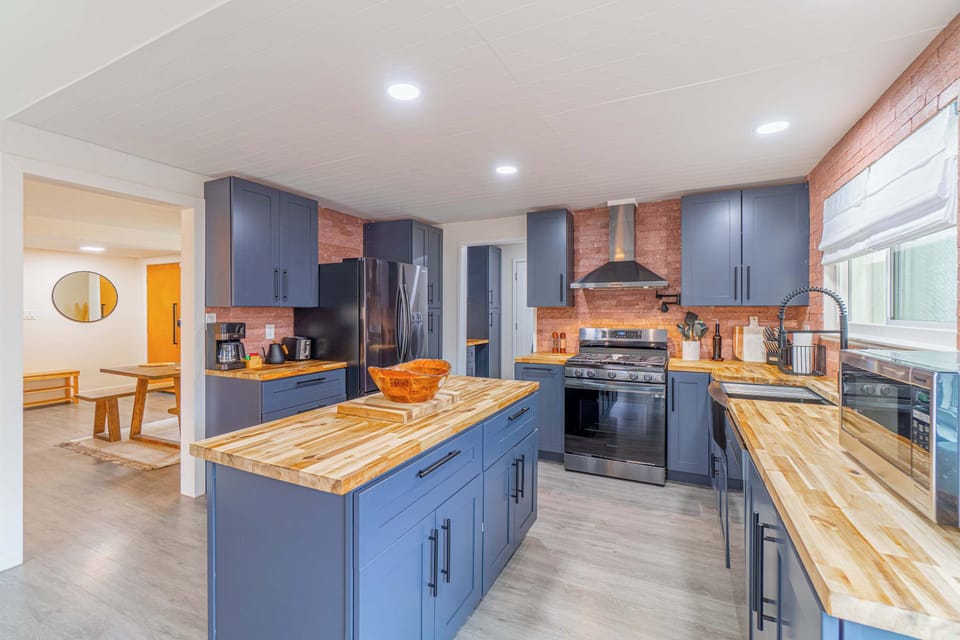 House, Multiple Beds, Patio, Garden View (Pinewood) | Private kitchen
