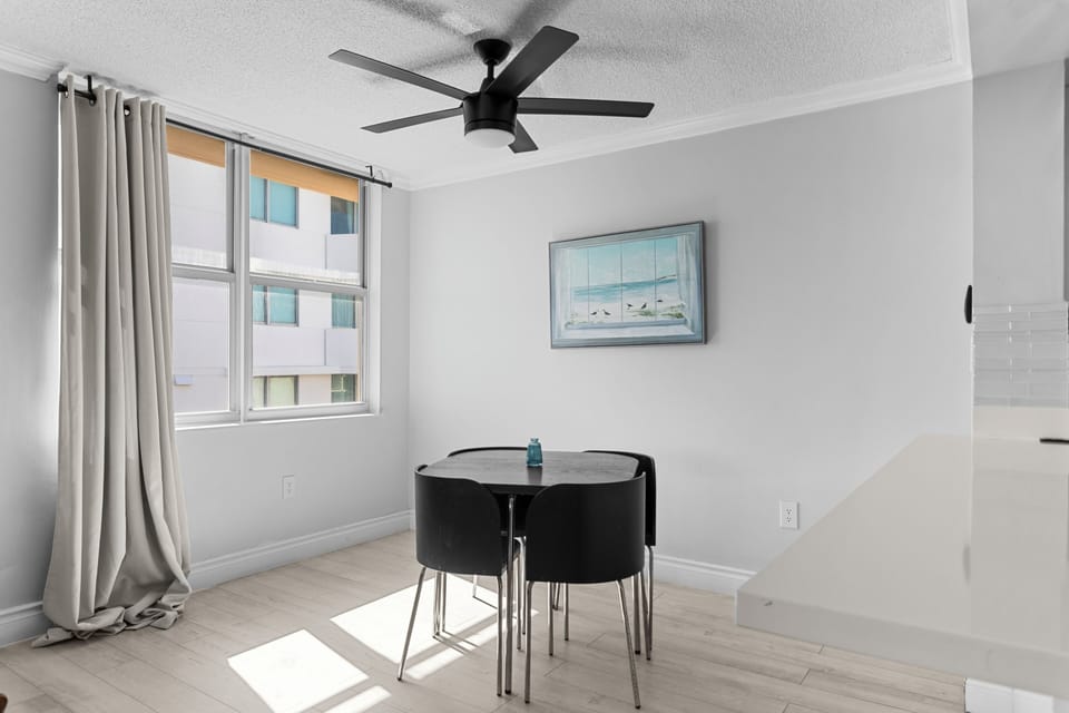Apartment, Balcony | Dining room