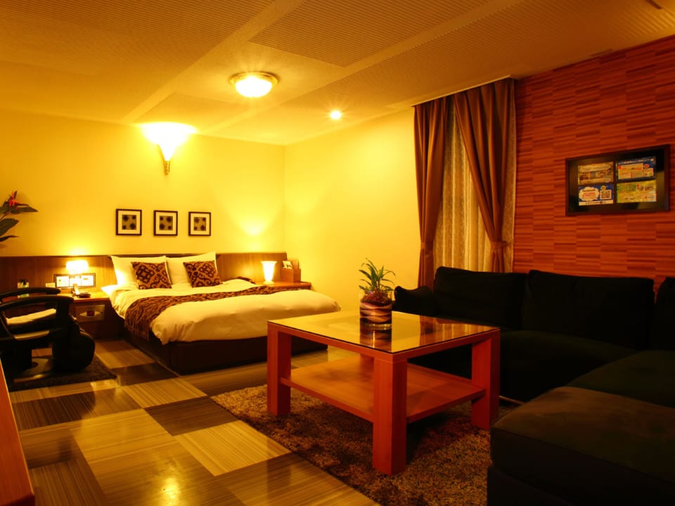 Deluxe Double Room | Laptop workspace, soundproofing