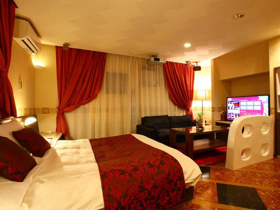 Deluxe Double Room | Laptop workspace, soundproofing