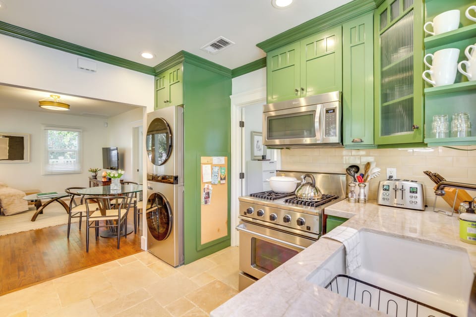 Kitchen | Keurig | Washer & Dryer | Blender | Toaster