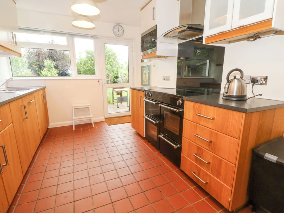 Fridge, dishwasher, electric kettle, cookware/dishes/utensils