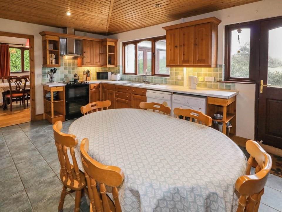 Fridge, dishwasher, electric kettle, toaster