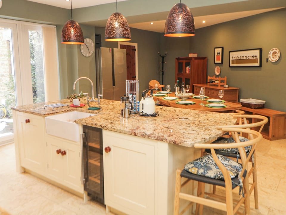 Fridge, dishwasher, electric kettle, toaster