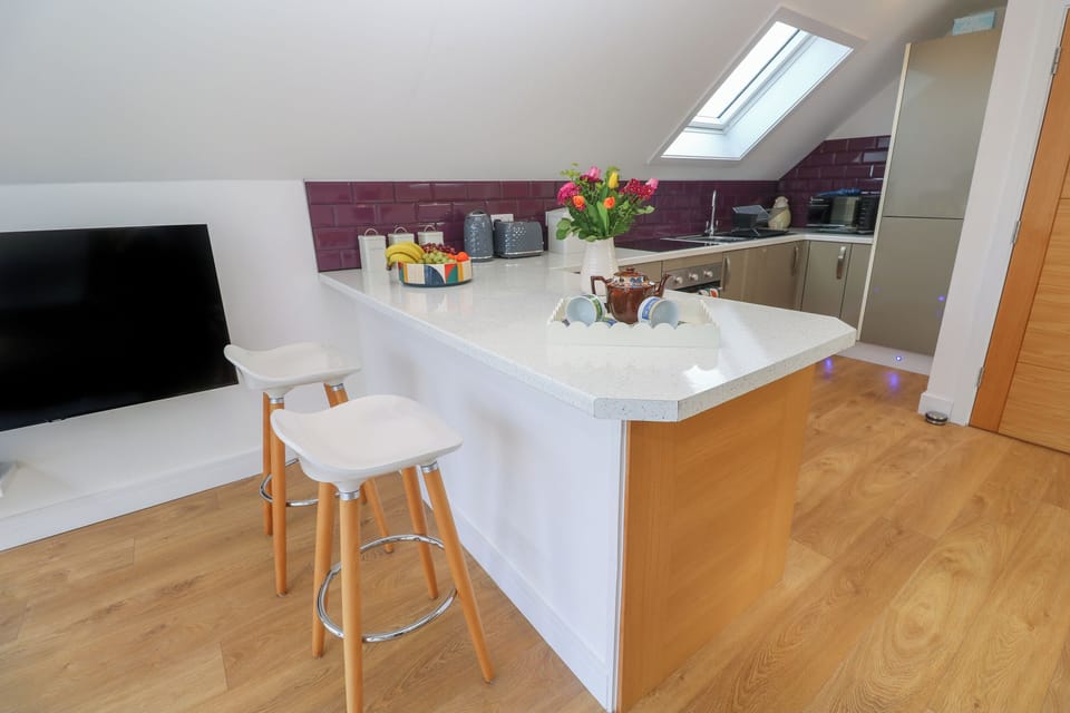 Fridge, dishwasher, electric kettle, toaster