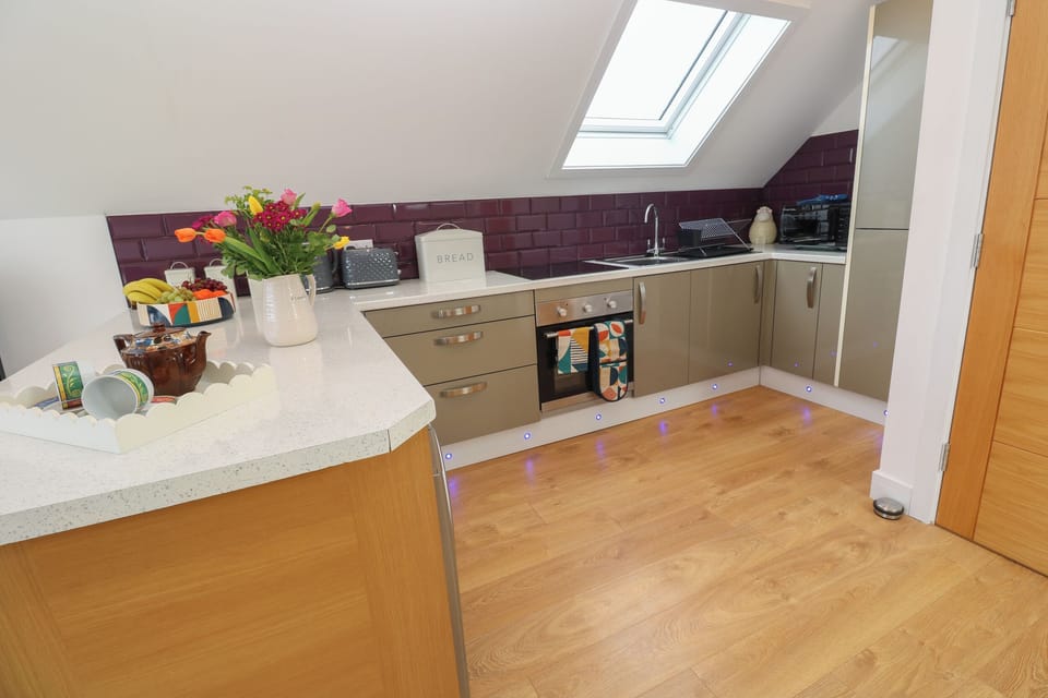 Fridge, dishwasher, electric kettle, toaster