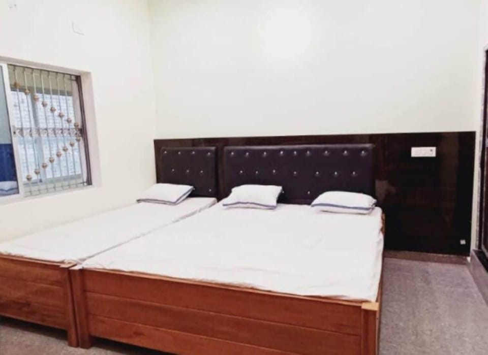 Triple Room | WiFi (free), bed sheets