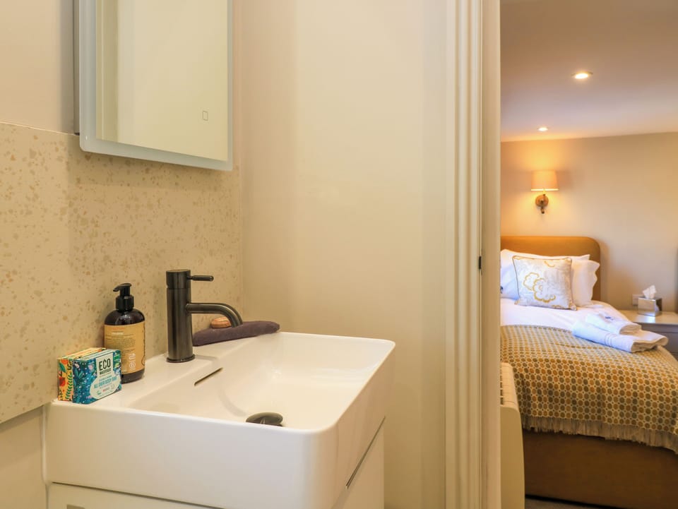 Cottage | Interior