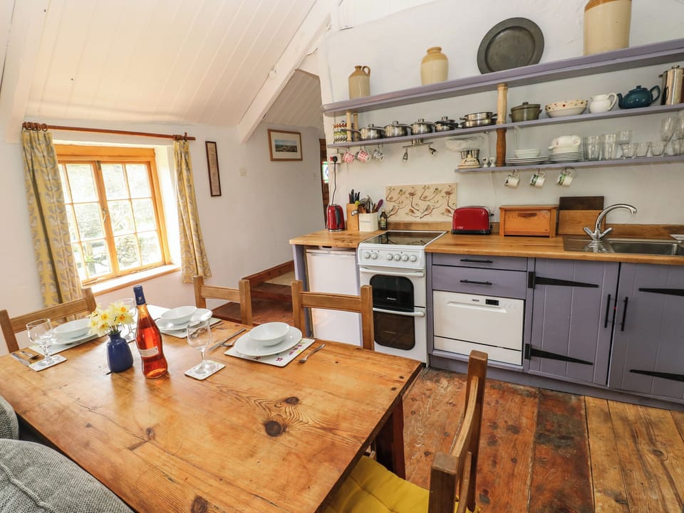 Fridge, dishwasher, electric kettle, cookware/dishes/utensils