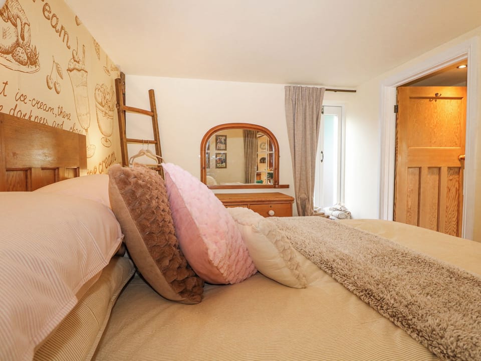 1 bedroom, individually decorated, individually furnished, free WiFi