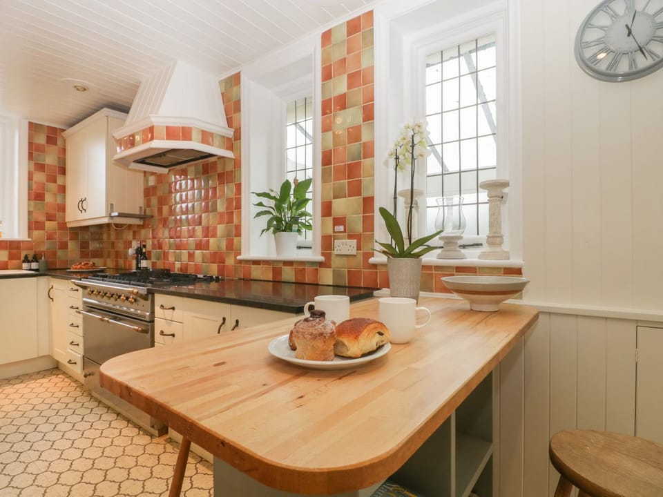 Fridge, dishwasher, electric kettle, toaster