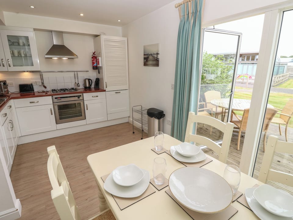 Fridge, dishwasher, electric kettle, toaster