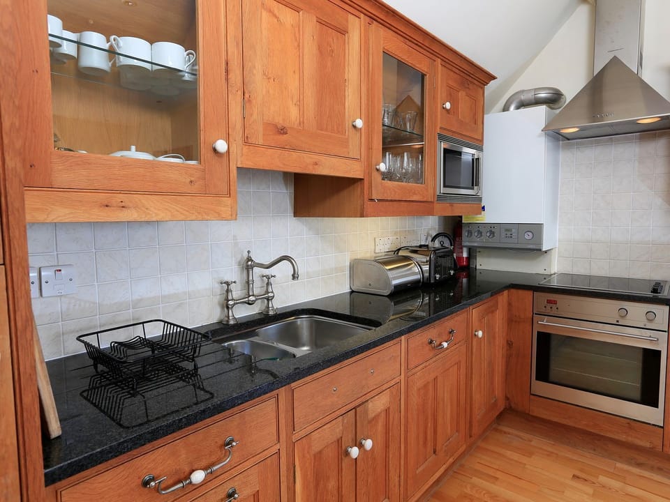 Fridge, dishwasher, cookware/dishes/utensils