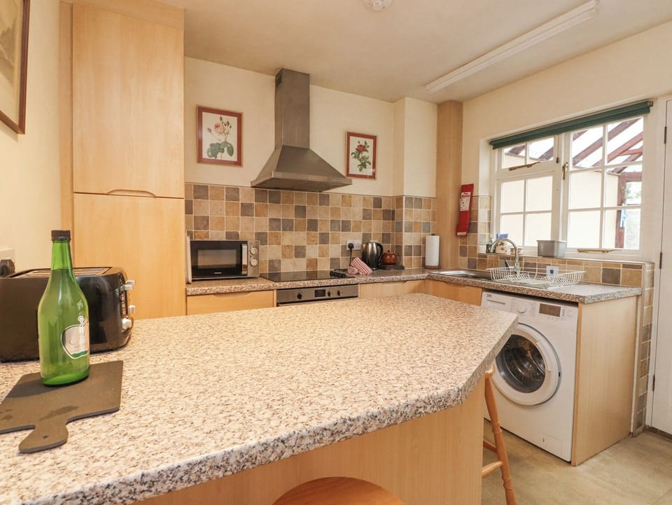 Fridge, microwave, dishwasher, toaster