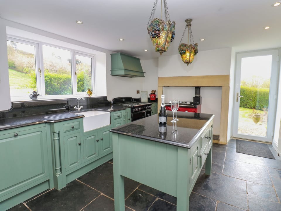 Fridge, dishwasher, cookware/dishes/utensils