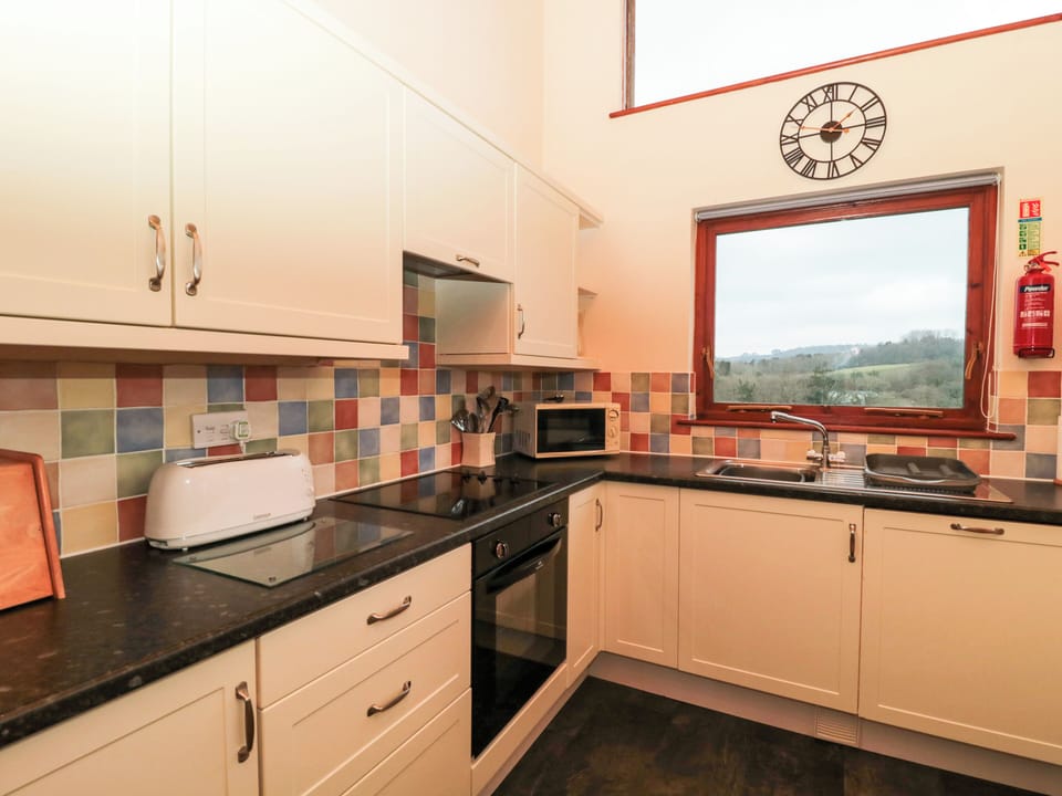 Fridge, dishwasher, electric kettle, cookware/dishes/utensils