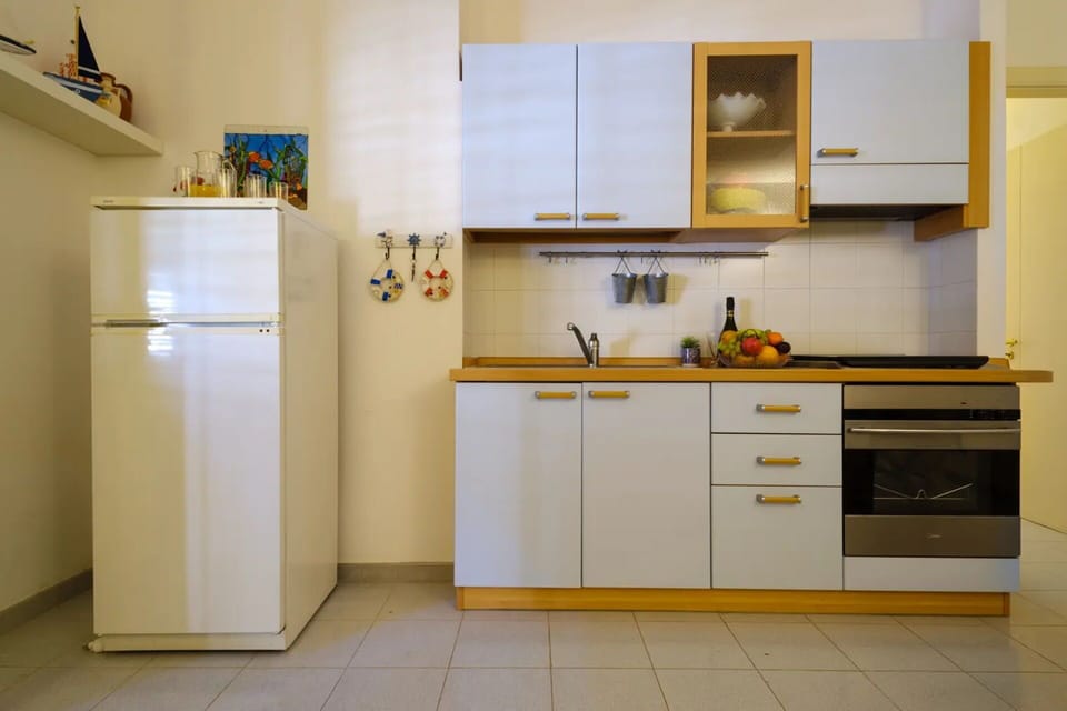 Autumn, Kitchen, Living Room, Spring, Summer