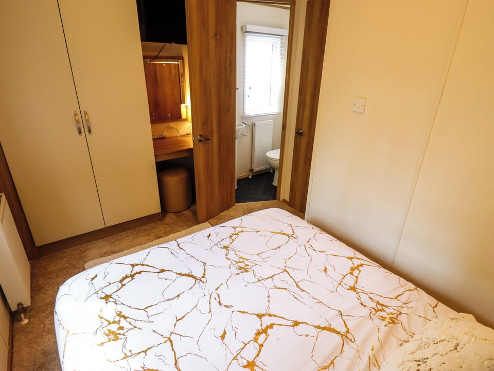 3 bedrooms, individually decorated, individually furnished, free WiFi