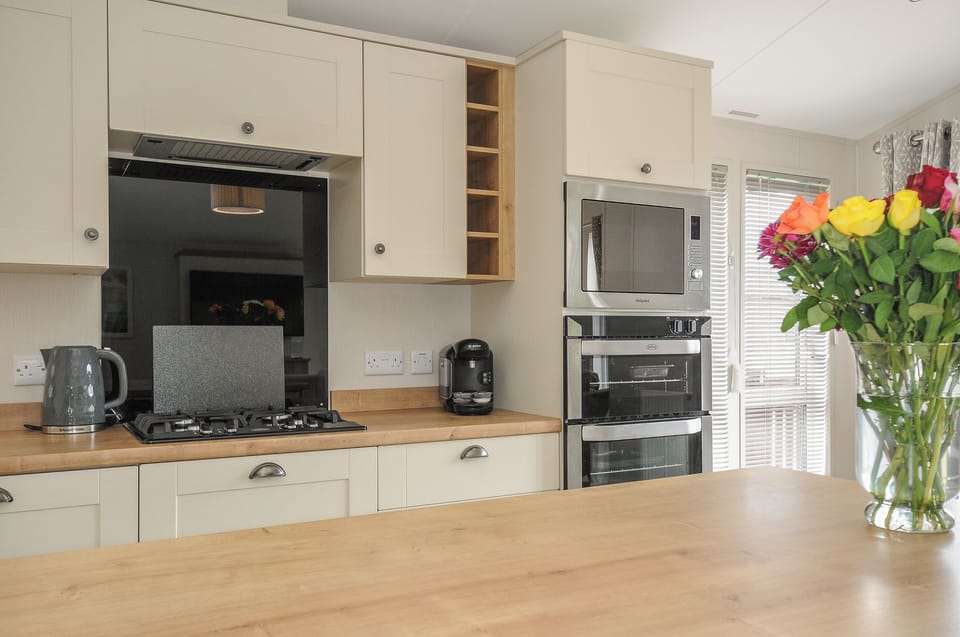 Fridge, dishwasher, electric kettle, toaster