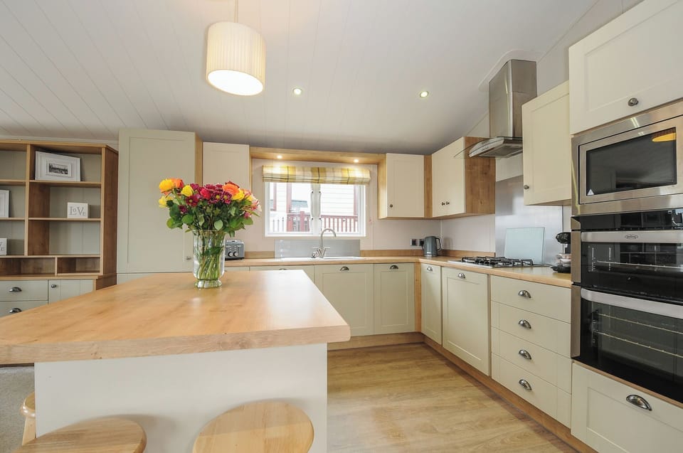 Fridge, dishwasher, electric kettle, toaster