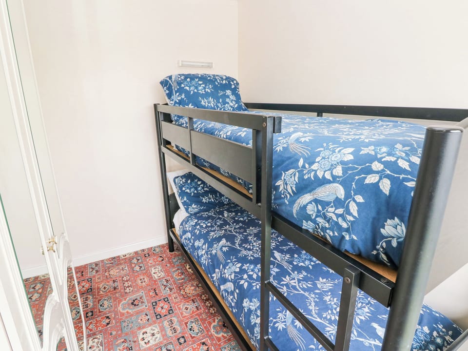 2 bedrooms, individually decorated, individually furnished