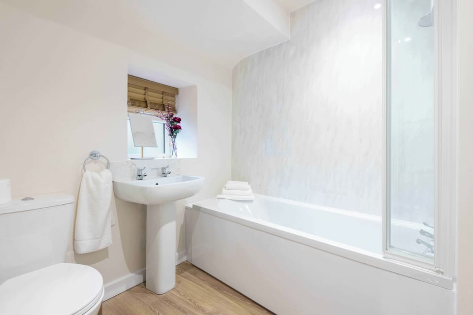 Dovestone Cottage Cottage in Oldham District